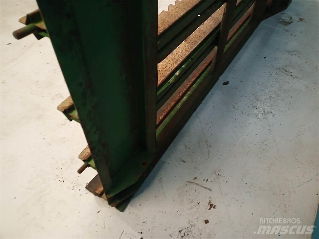 John Deere 2054 Spargisabbia e spargisale