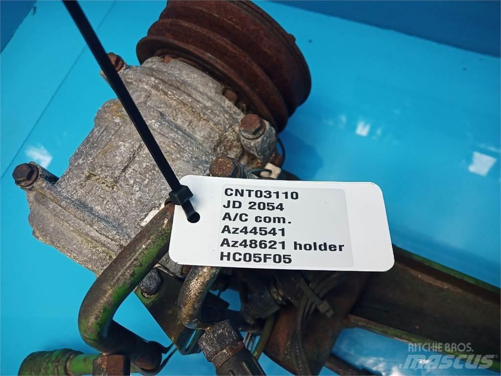 John Deere 2054 Cabine e interni