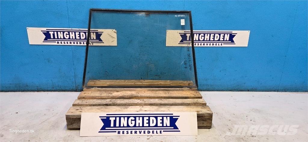John Deere 2140 Cabine e interni