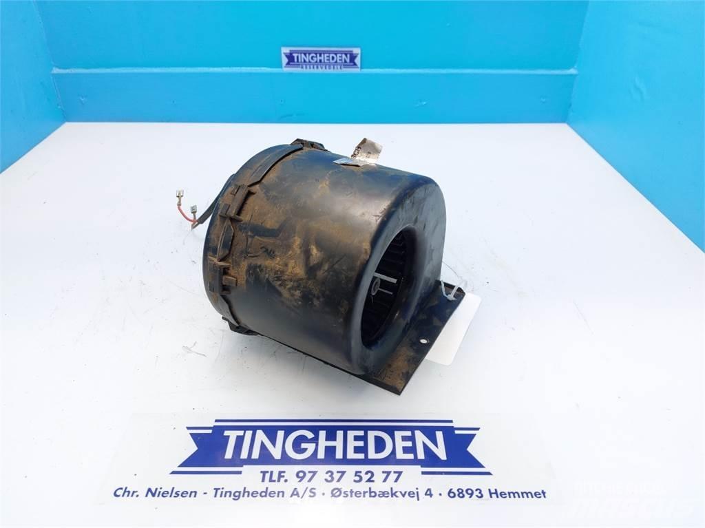 John Deere 3650 Cabine e interni