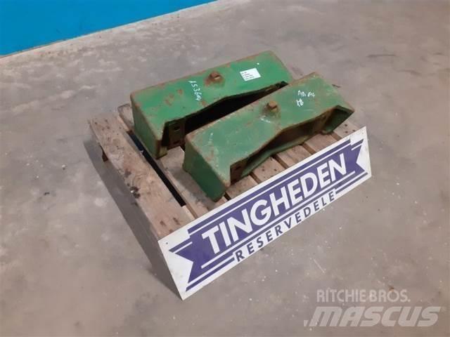 John Deere 4240 Zavorre anteriori