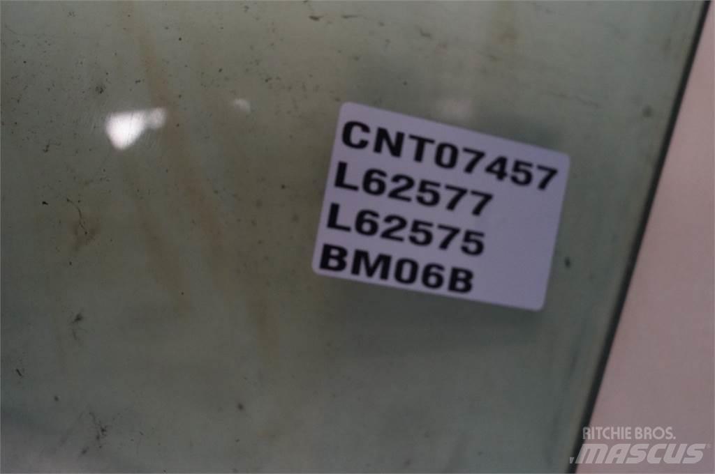 John Deere 4240 Cabine e interni
