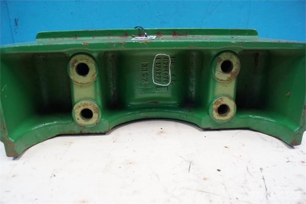 John Deere 6105M Zavorre anteriori