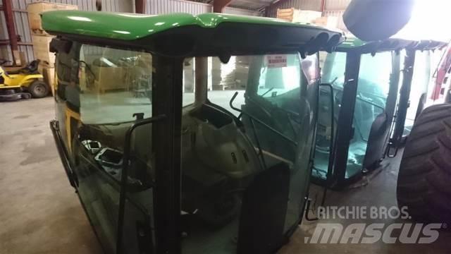 John Deere 6155 Cabine e interni