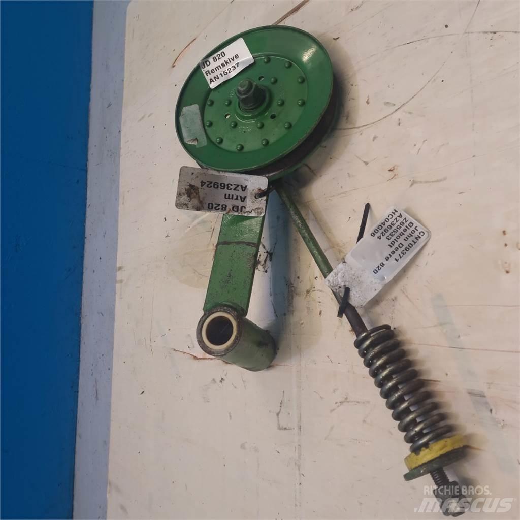 John Deere 820 Accessori per mietitrebbiatrici
