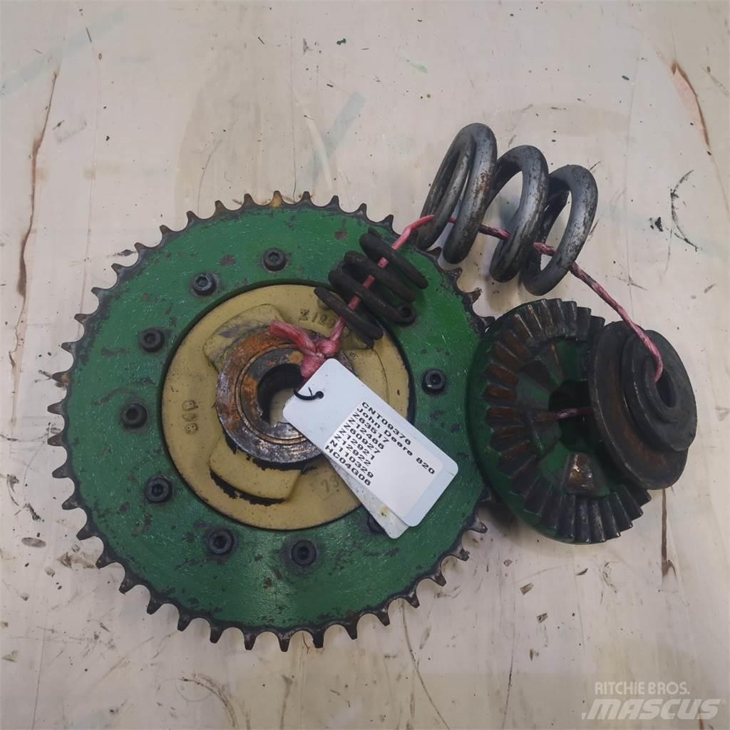 John Deere 820 Accessori per mietitrebbiatrici