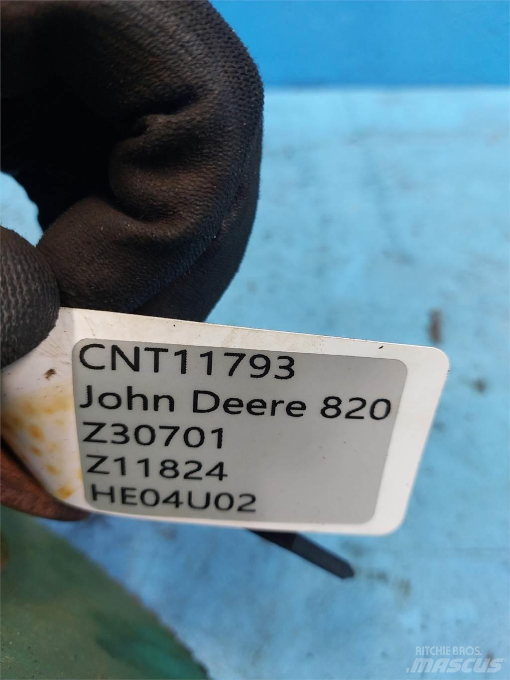 John Deere 820 Accessori per mietitrebbiatrici