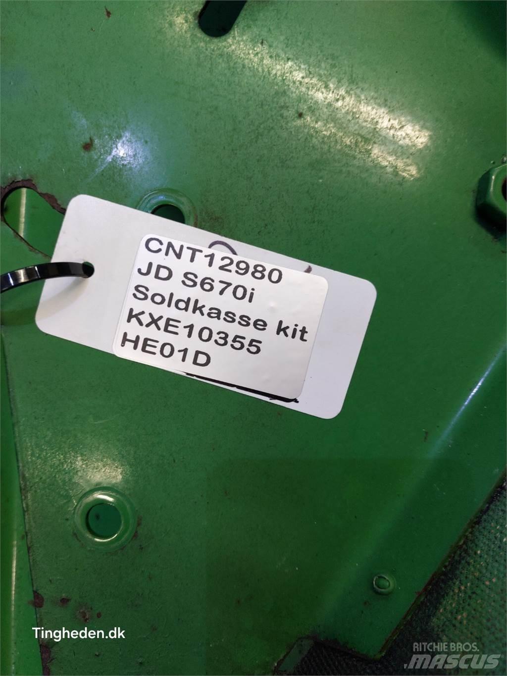 John Deere S670 Spargisabbia e spargisale