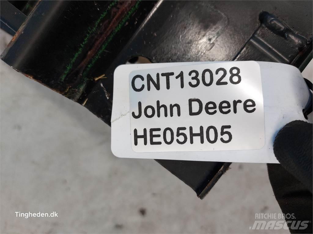 John Deere S670 Spargisabbia e spargisale