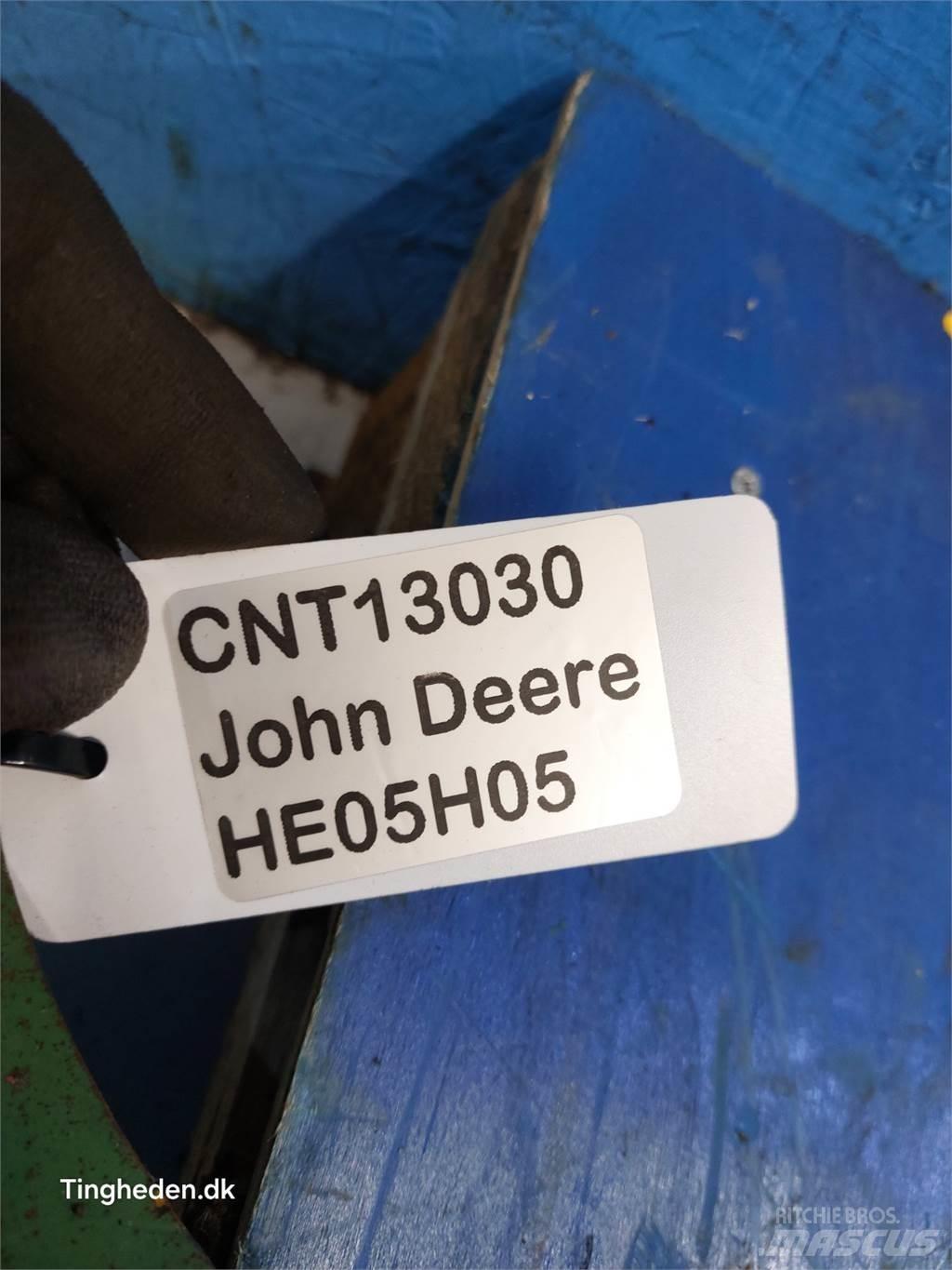 John Deere S670 Spargisabbia e spargisale