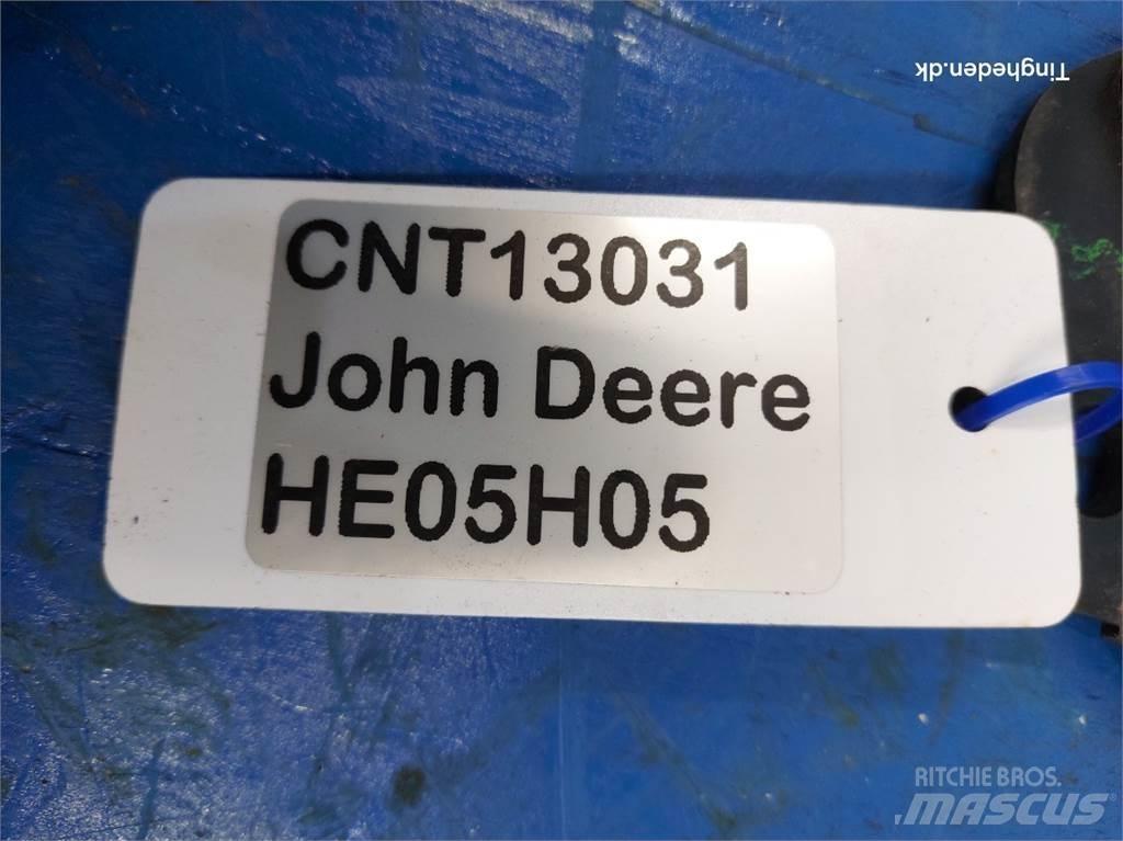 John Deere S670 Spargisabbia e spargisale