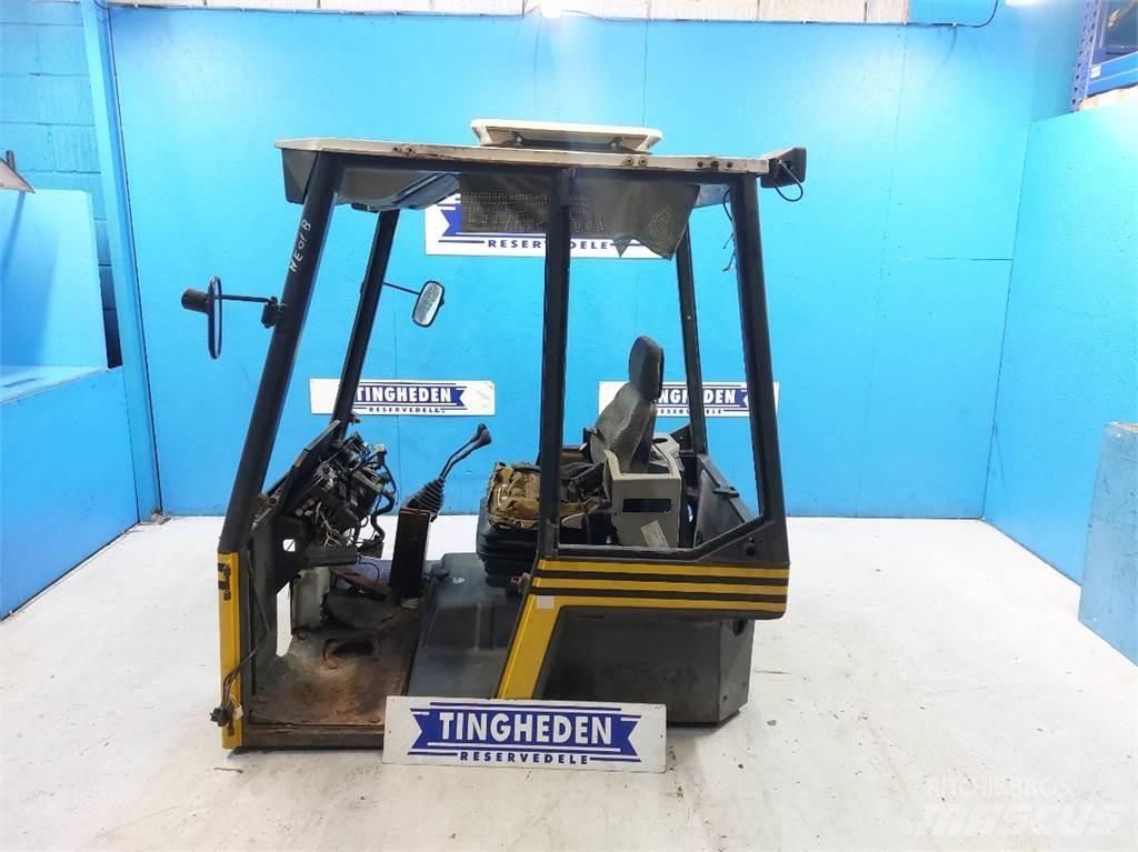 Kramer 712 Cabine e interni