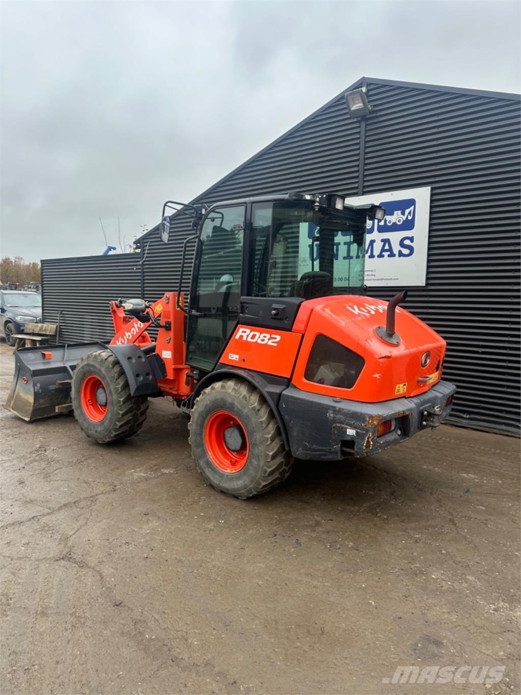 Kubota R082 Pale gommate