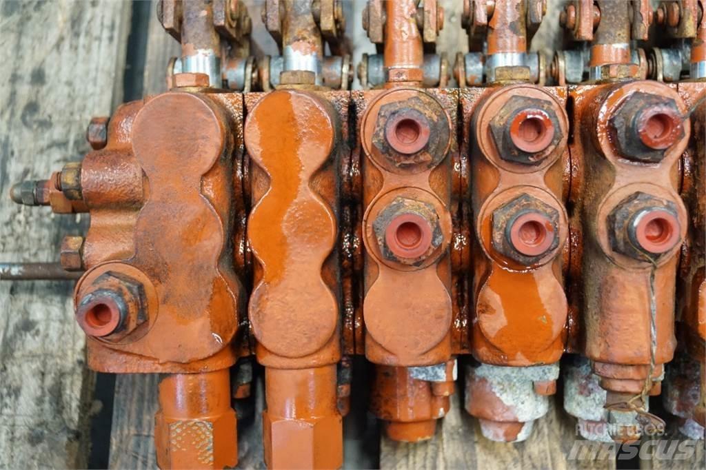 Laverda 3650 Componenti idrauliche