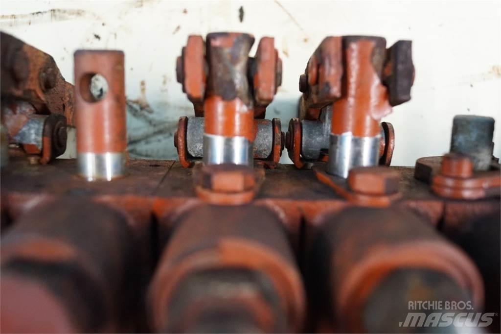 Laverda 3790 Componenti idrauliche