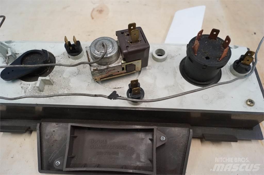 Laverda 627 Cabine e interni
