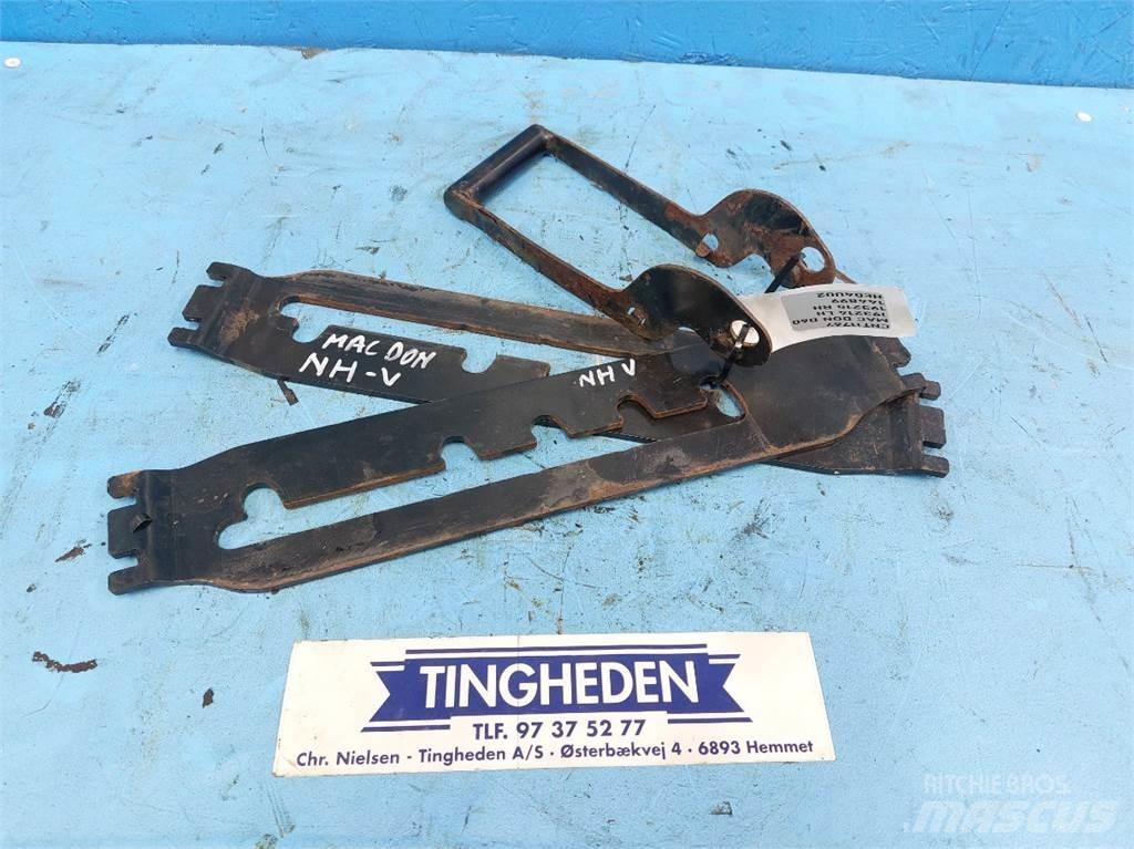 MacDon D60 Accessori per mietitrebbiatrici