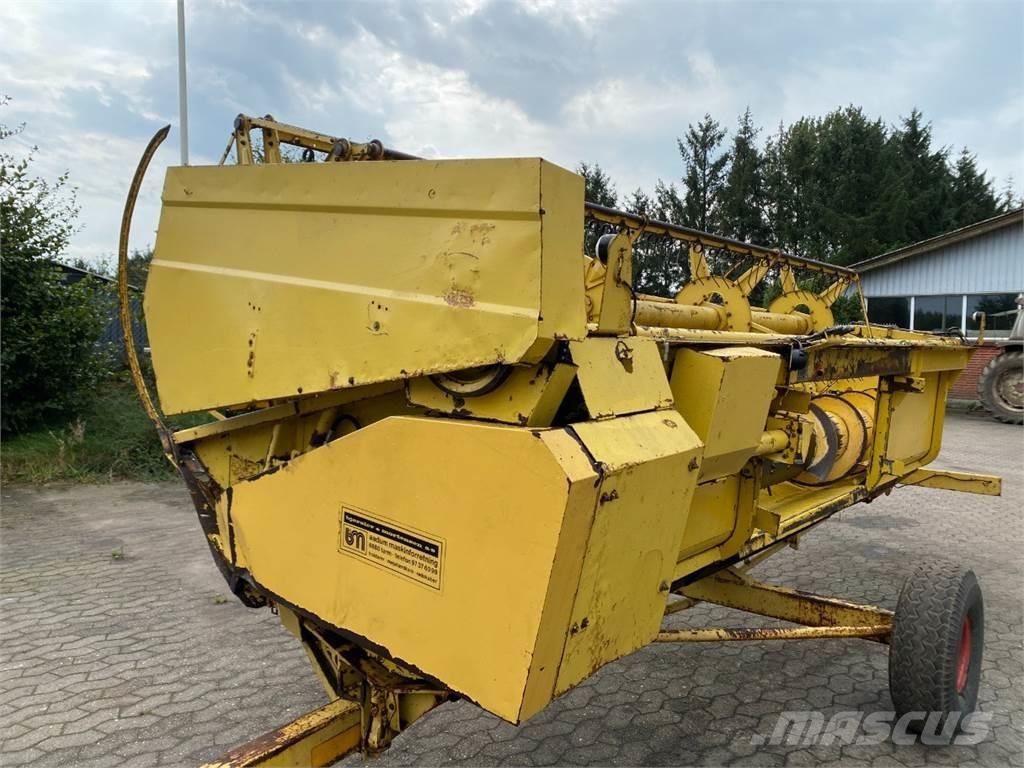 New Holland 15 Accessori per mietitrebbiatrici