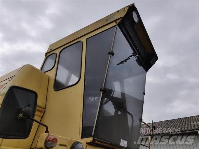 New Holland 1550 Cabine e interni