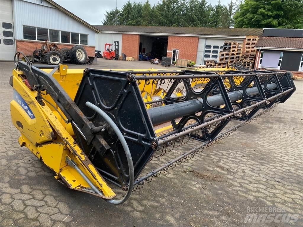 New Holland 24 Accessori per mietitrebbiatrici