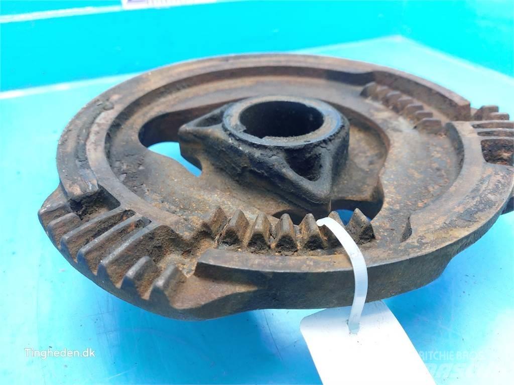 New Holland 4860 Altri macchinari per falciare e trinciare