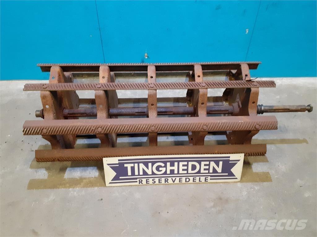 New Holland 8055 Accessori per mietitrebbiatrici