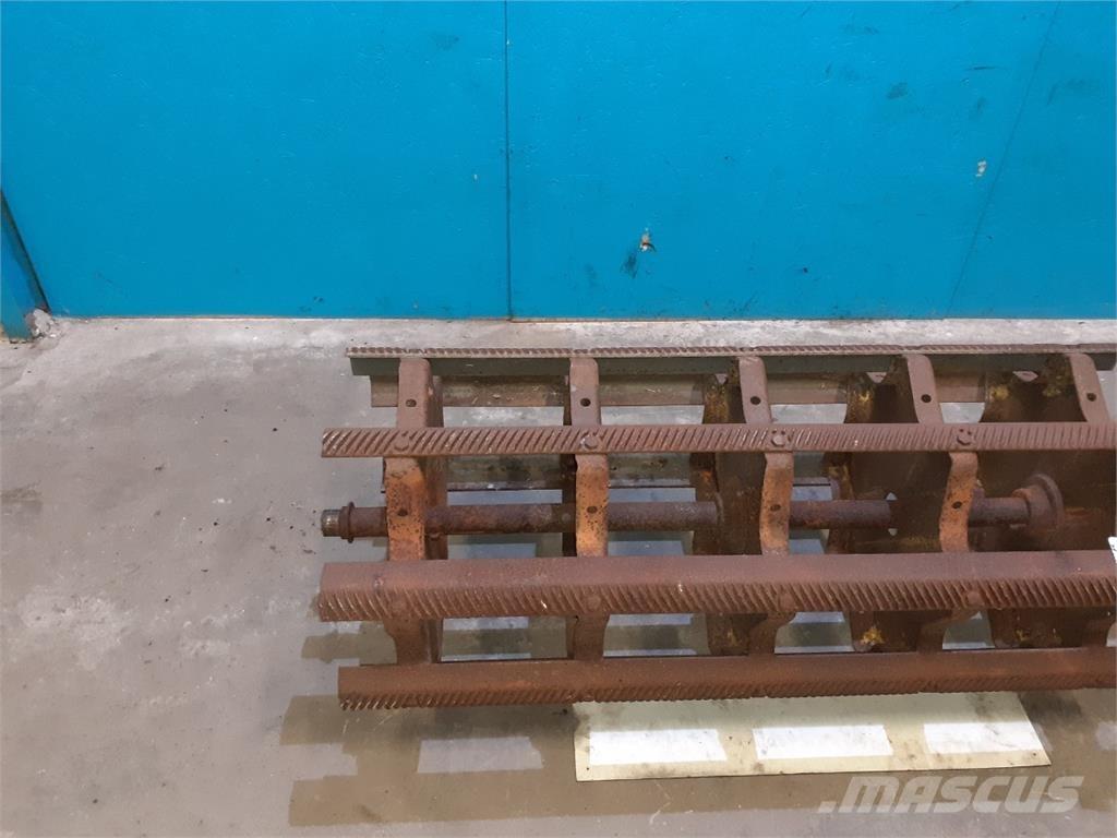 New Holland 8055 Accessori per mietitrebbiatrici