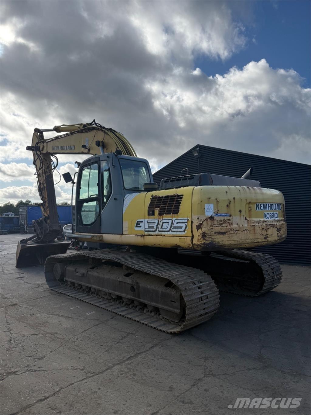 New Holland E305 Crawler excavators