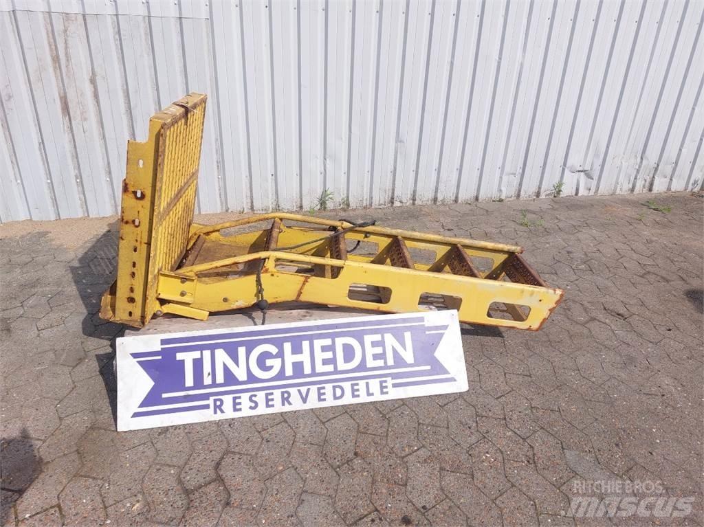 New Holland TF78 Cabine e interni