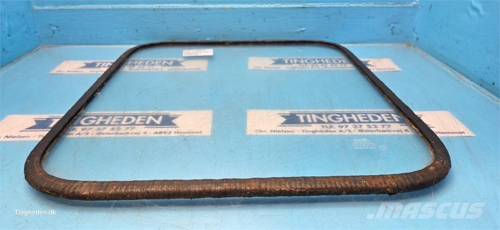 New Holland TX68 Cabine e interni
