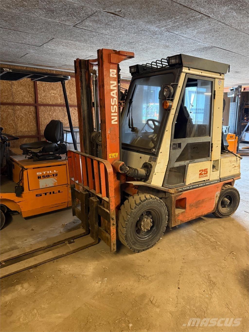 Nissan FG25 Carrelli elevatori GPL