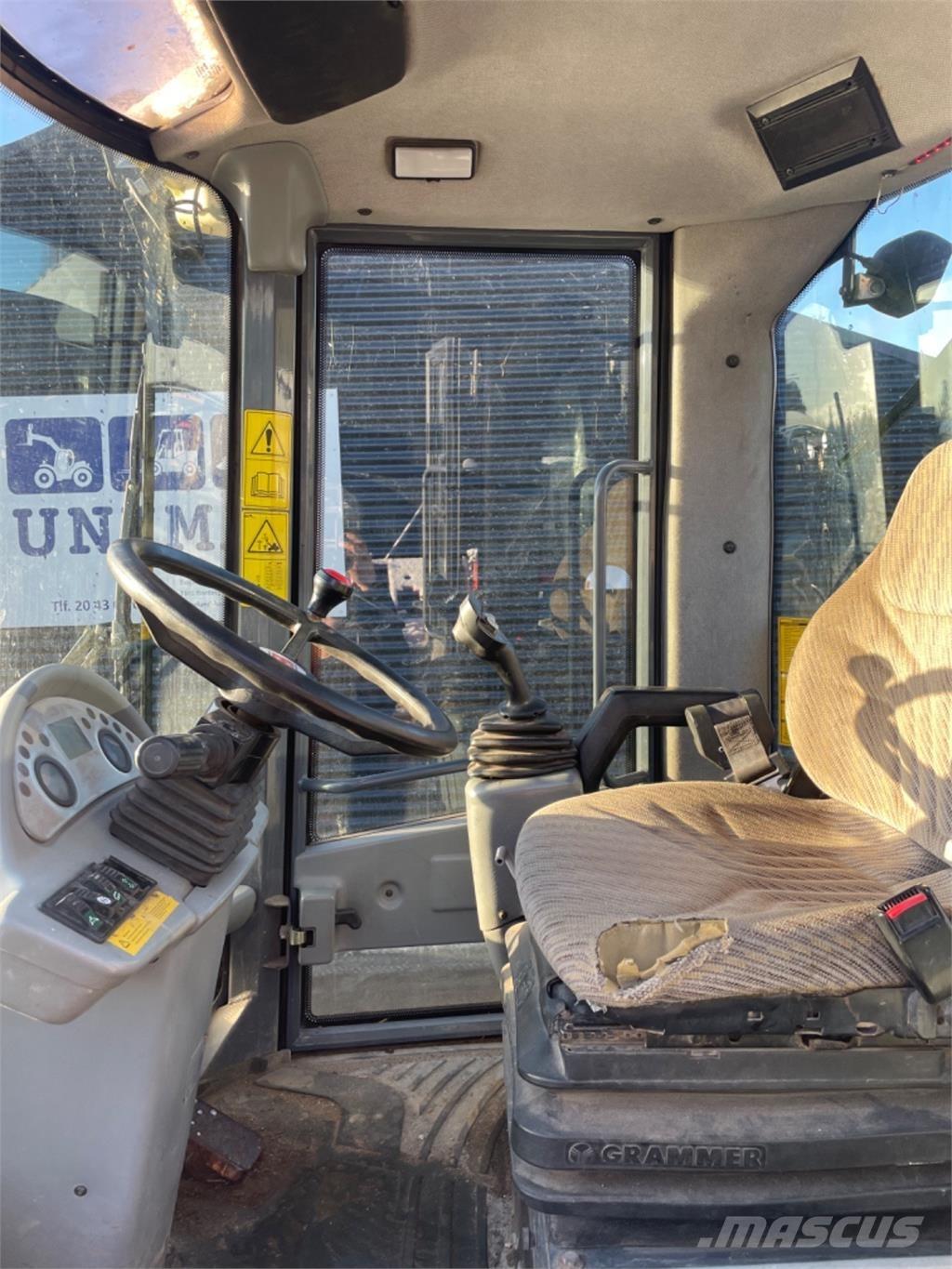 Terex TL120 Pale gommate