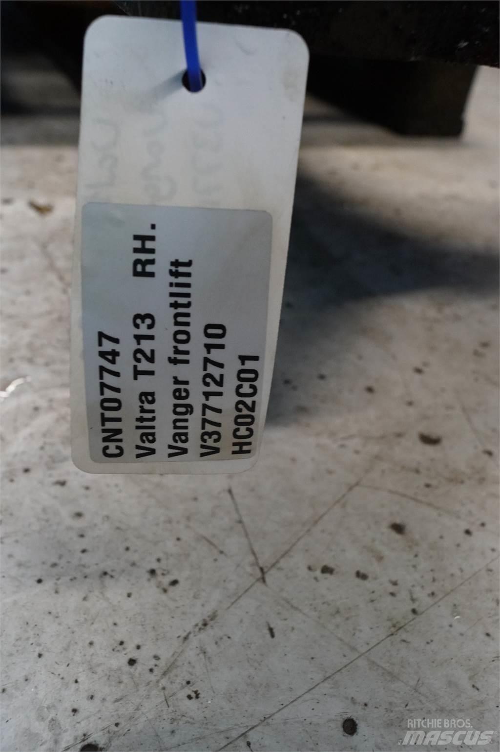 Valtra T213 Accessori per pale frontali