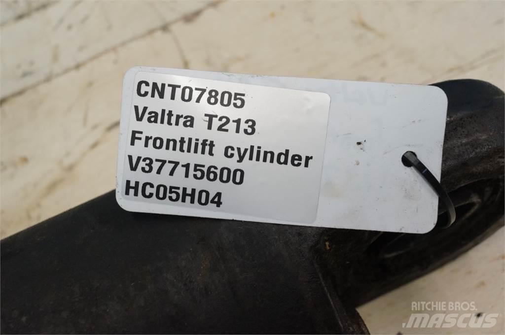 Valtra T213 Accessori per pale frontali