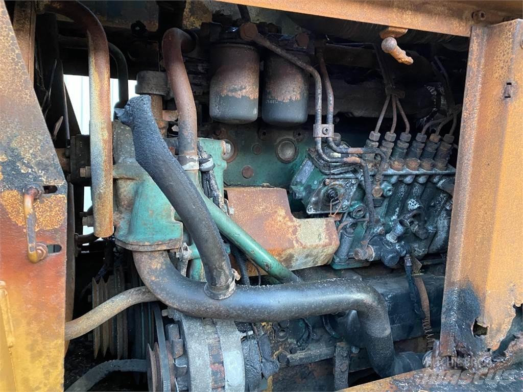 Volvo L120 Pale gommate