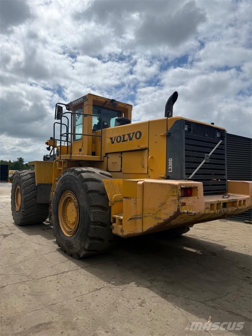 Volvo L330D Pale gommate