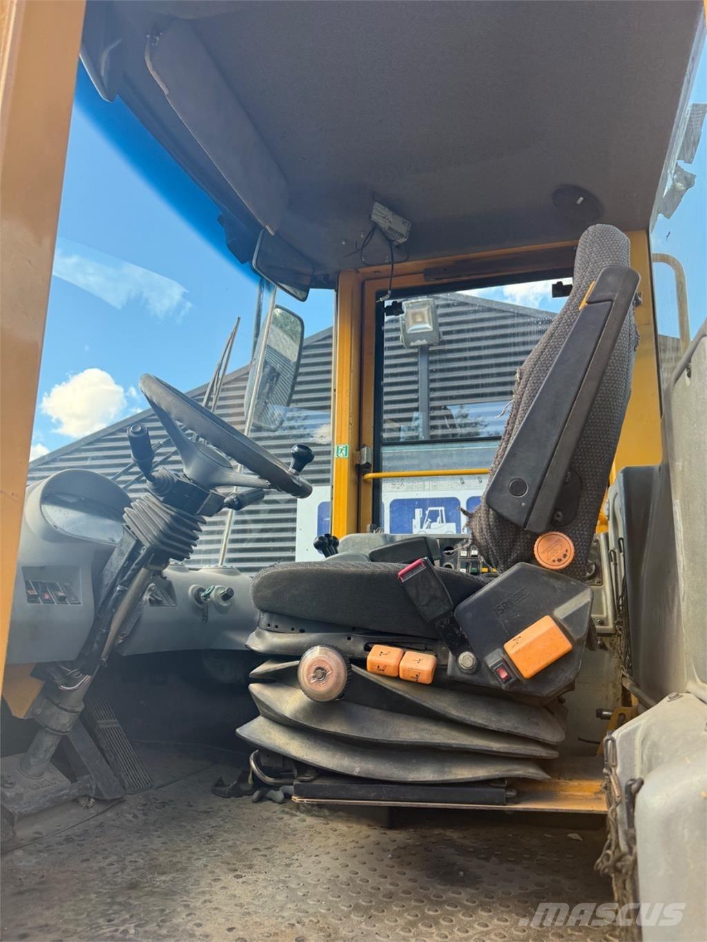 Volvo L90E Pale gommate