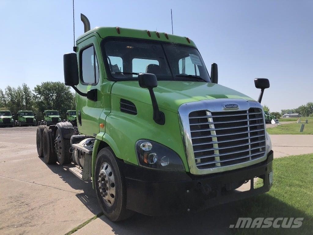 Freightliner CA113 Motrici e Trattori Stradali