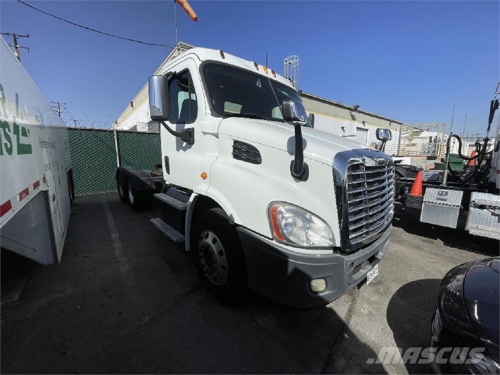 Freightliner CA113 Motrici e Trattori Stradali