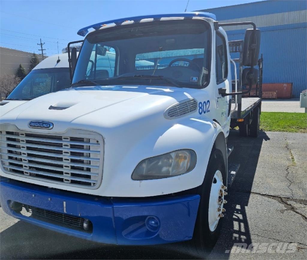 Freightliner M2 Camion con sponde ribaltabili