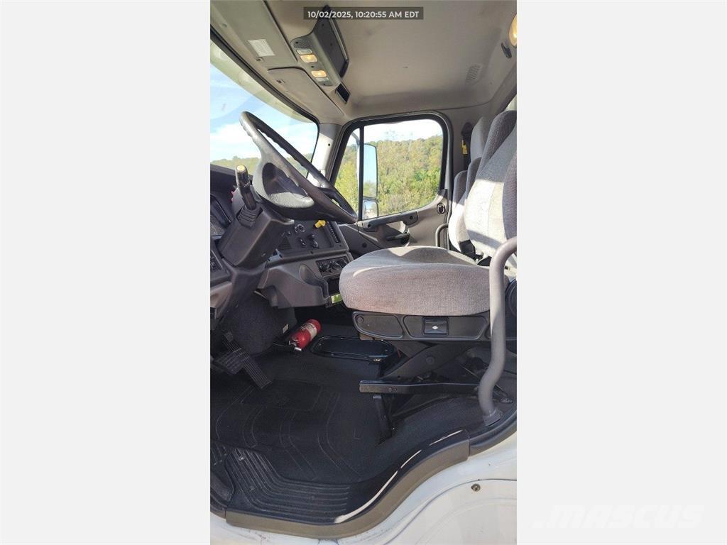 Freightliner M2 Camion a temperatura controllata