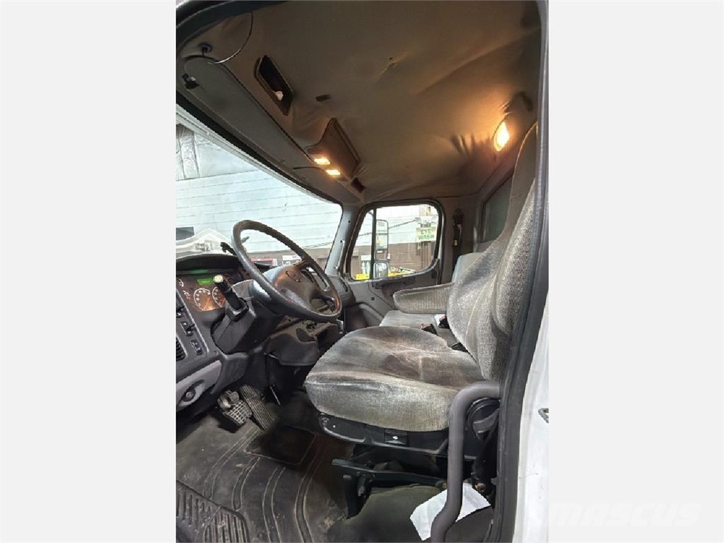 Freightliner M2 Camion a temperatura controllata