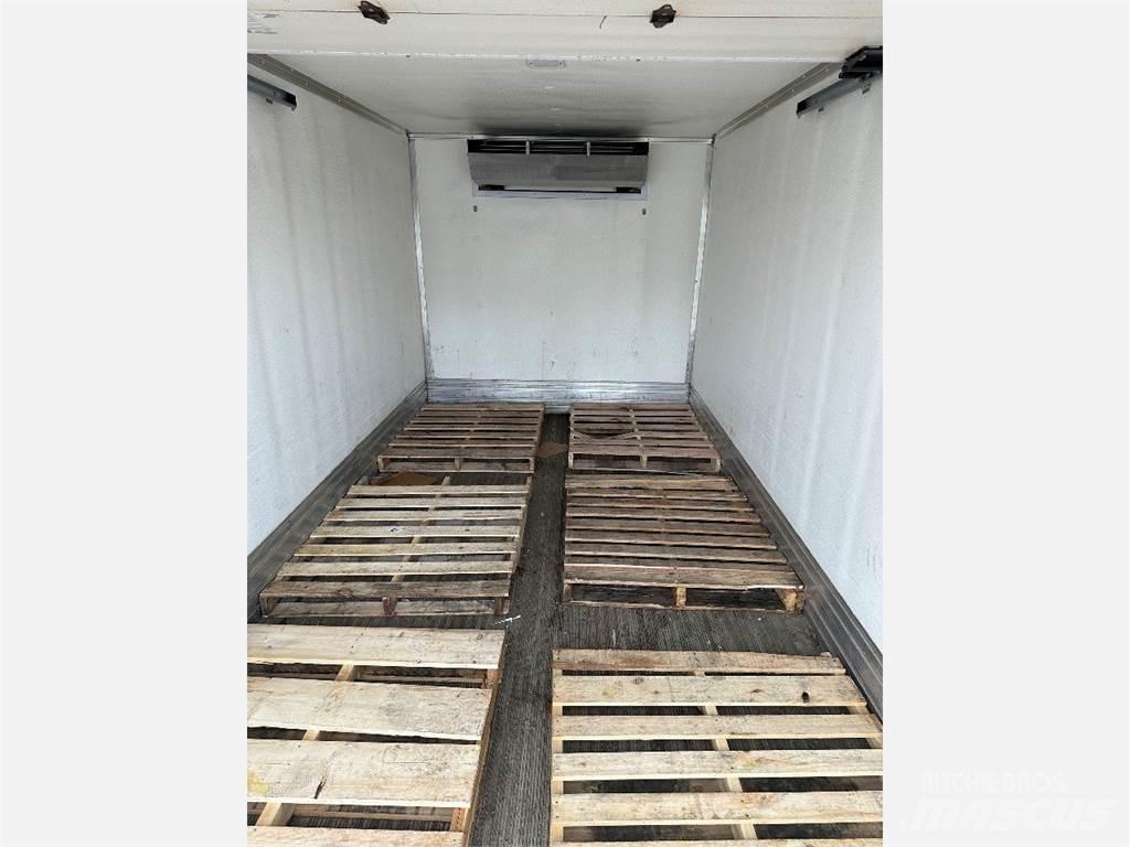 Freightliner M2 106 Camion a temperatura controllata