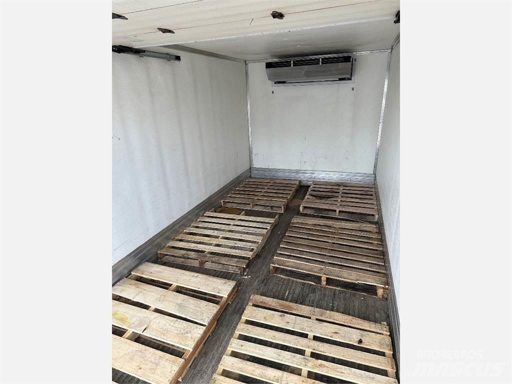 Freightliner M2 106 Camion a temperatura controllata