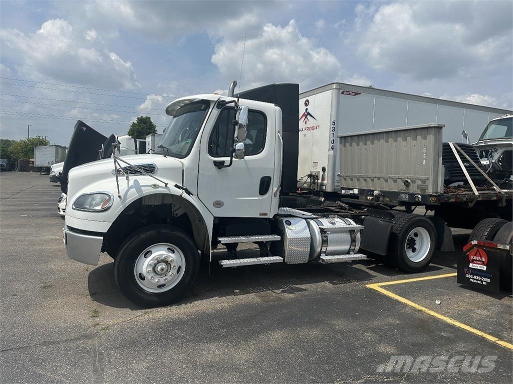Freightliner M2 106 Motrici e Trattori Stradali