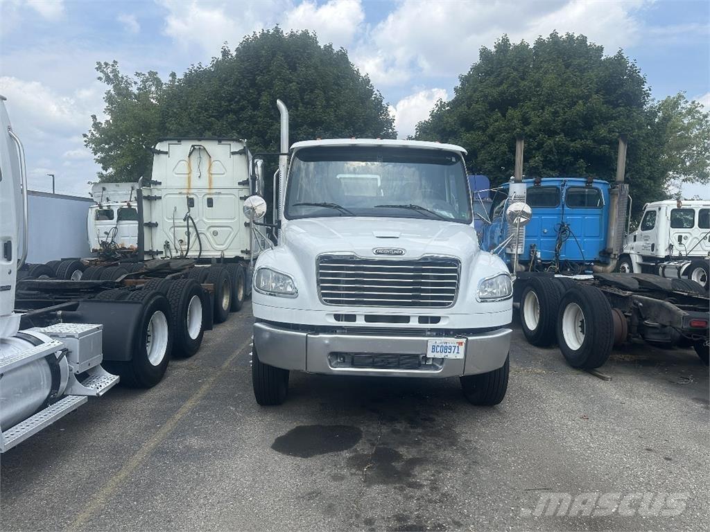 Freightliner M2 106 Motrici e Trattori Stradali
