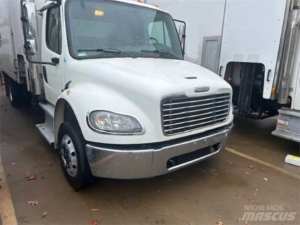 Freightliner M2-106 Camion cassonati