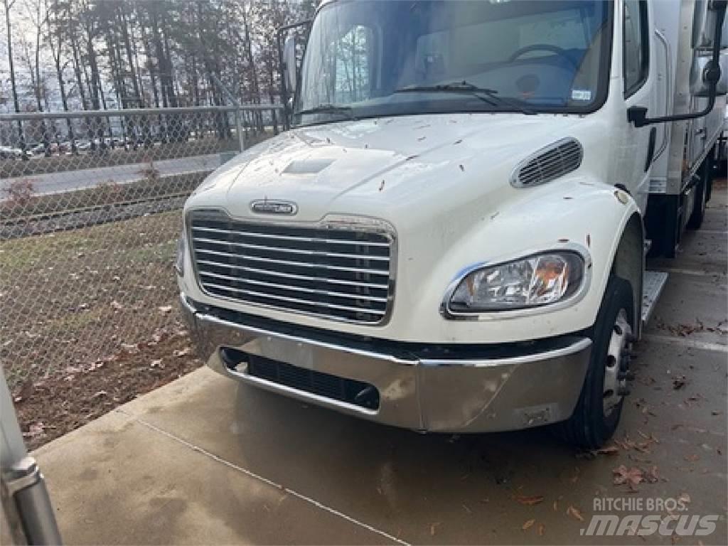 Freightliner M2-106 Camion cassonati