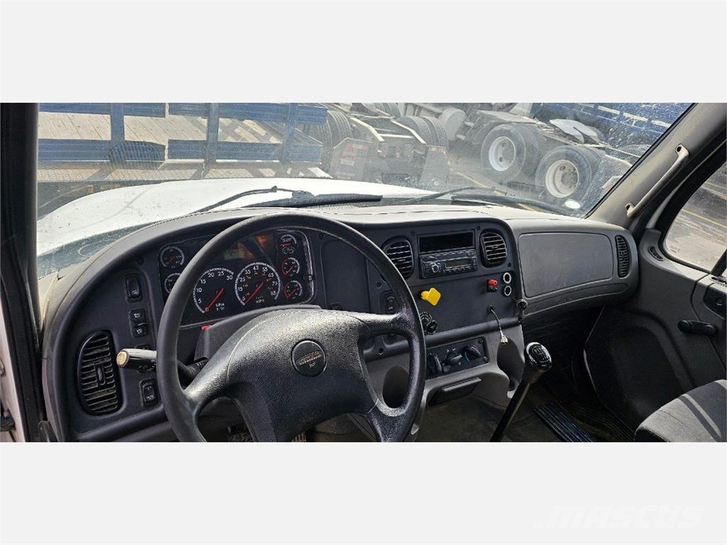 Freightliner M2 106 Camion con sponde ribaltabili
