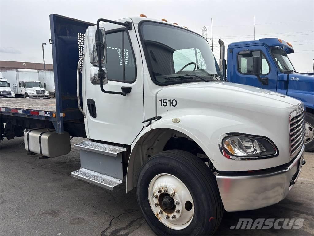 Freightliner M2 106 Camion con sponde ribaltabili